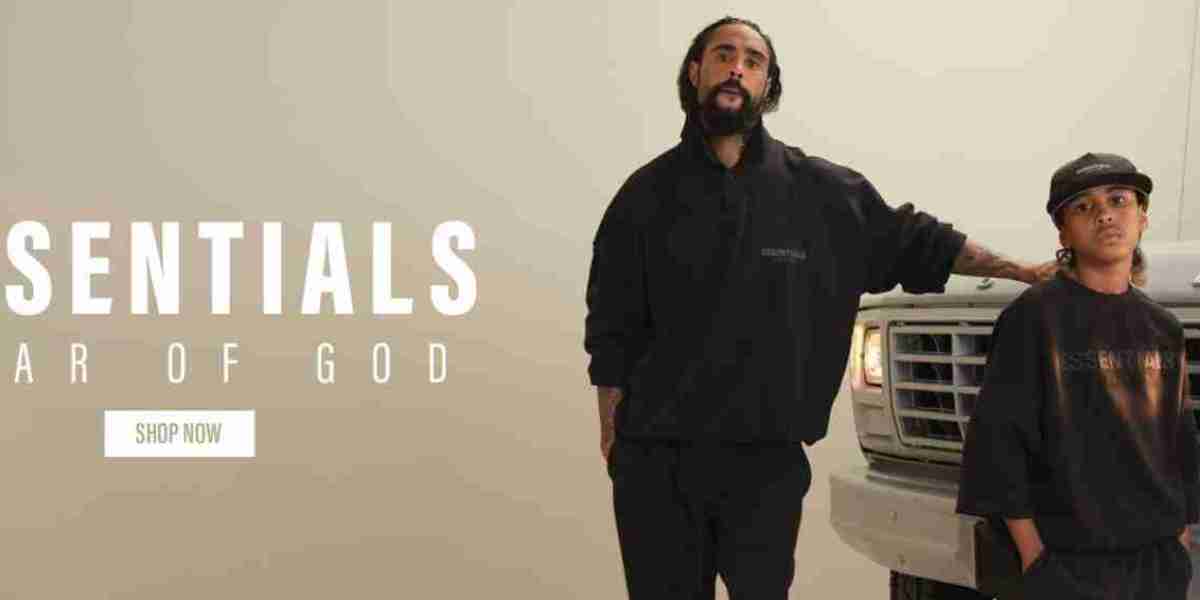 Men's Essential Hoodie – Sleek, Comfortable, and Built for Any Season