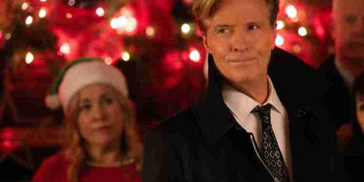 Lindsay Lohan – New Holiday Movie 'Falling for Christmas