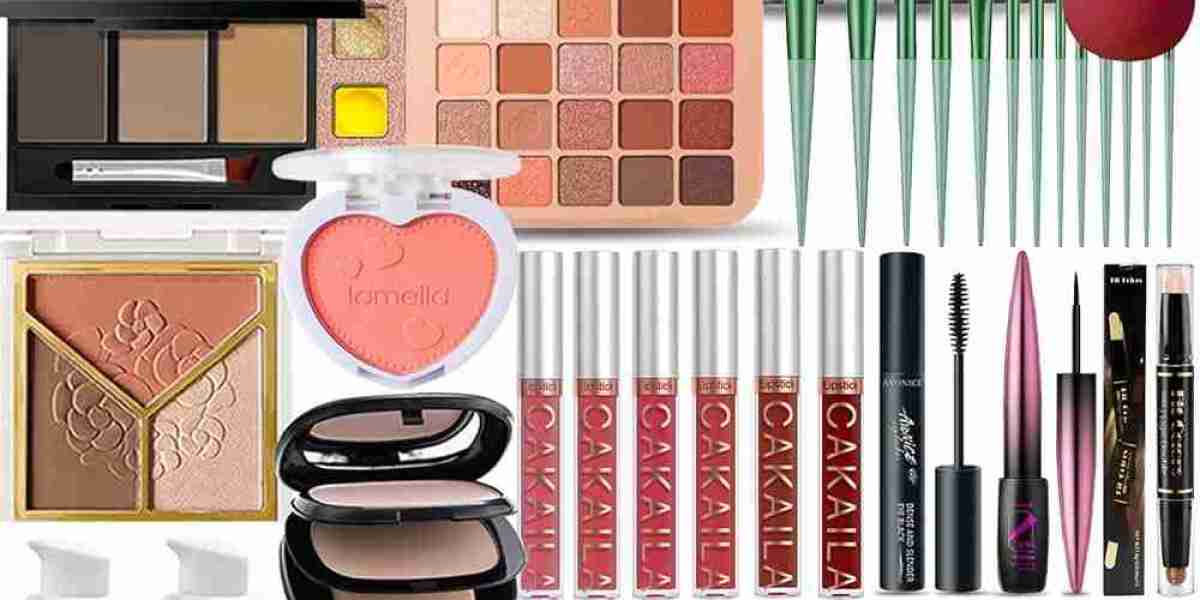 A Comprehensive Guide to Glitter Eyeshadows and Makeup