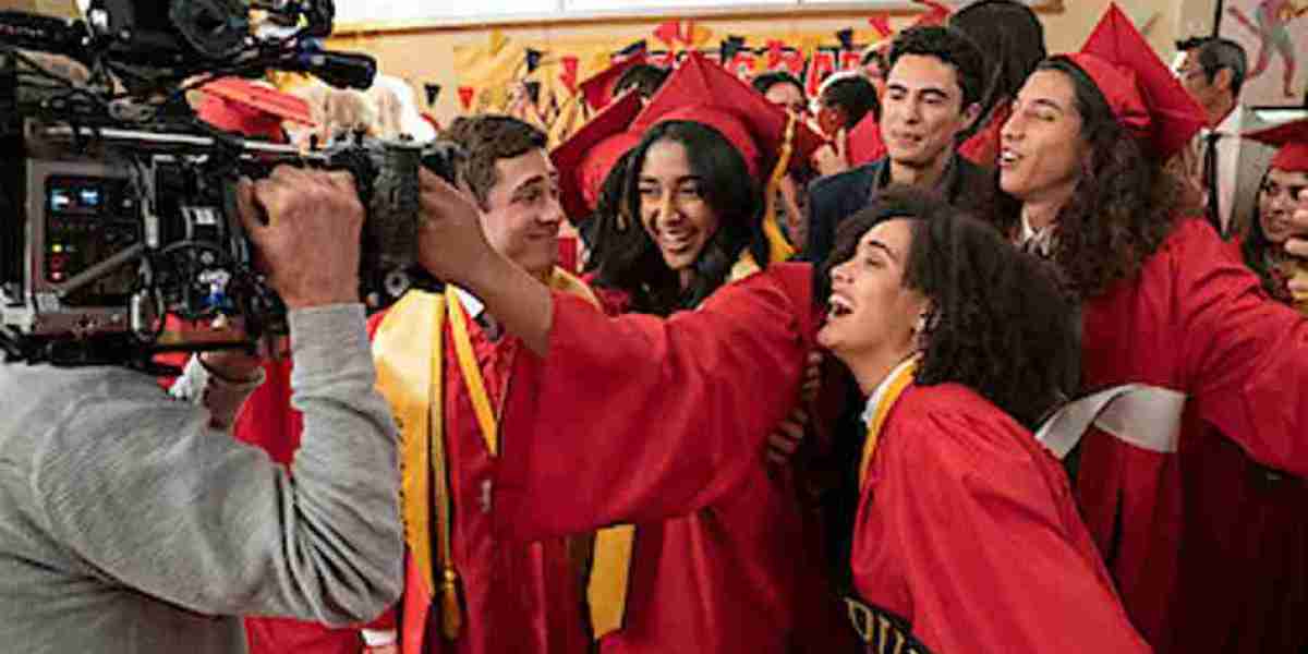 Never Have I Ever Finale—Premiere Event Details